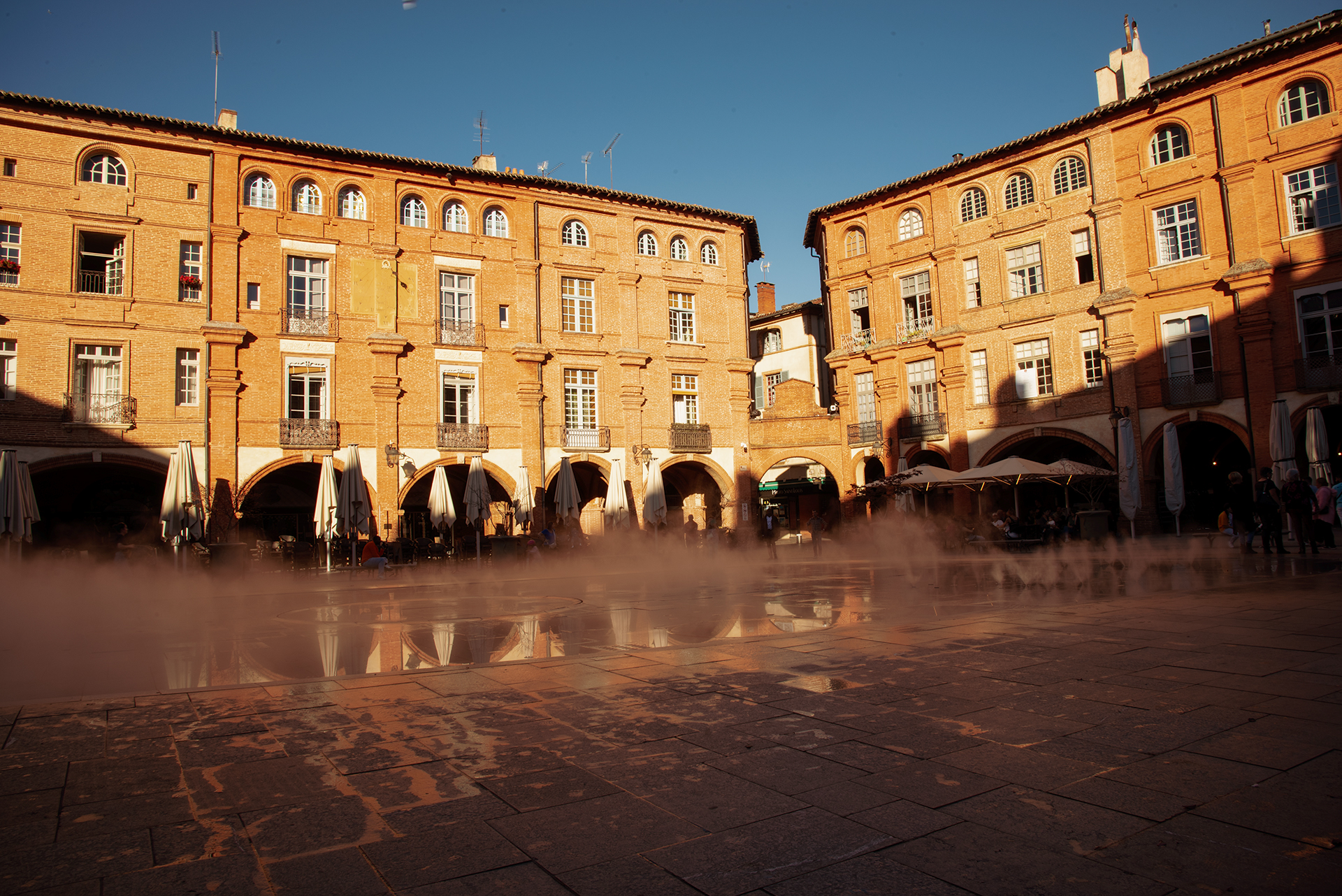 Place National - Montauban - Une après midi ensoleillée d'Octobre 2024